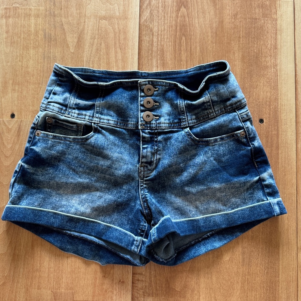 No Boundaries High Rise Acid Wash Denim Shorts Blue Size 9 Triple Button Cuffed